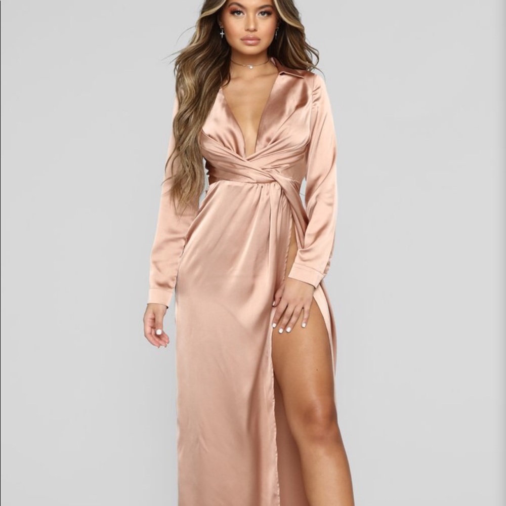 Fashion nova satin maxi dress NWT 🔥🔥🔥